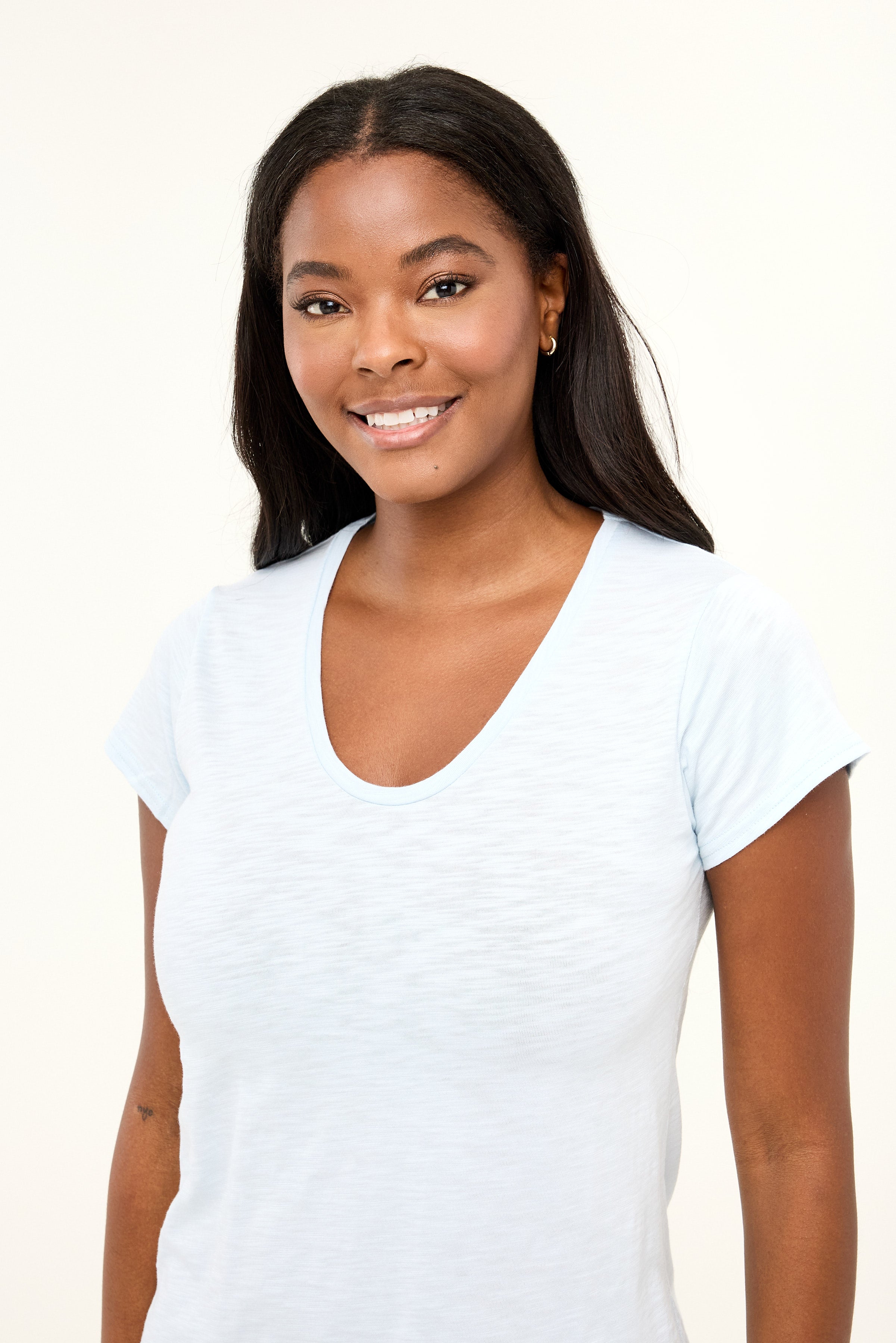 Michelle V-Neck T-Shirt - Misty Blue